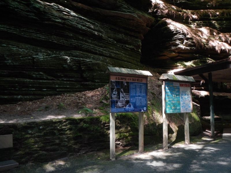 A Glimpse of the Old Dells Marker image. Click for full size.