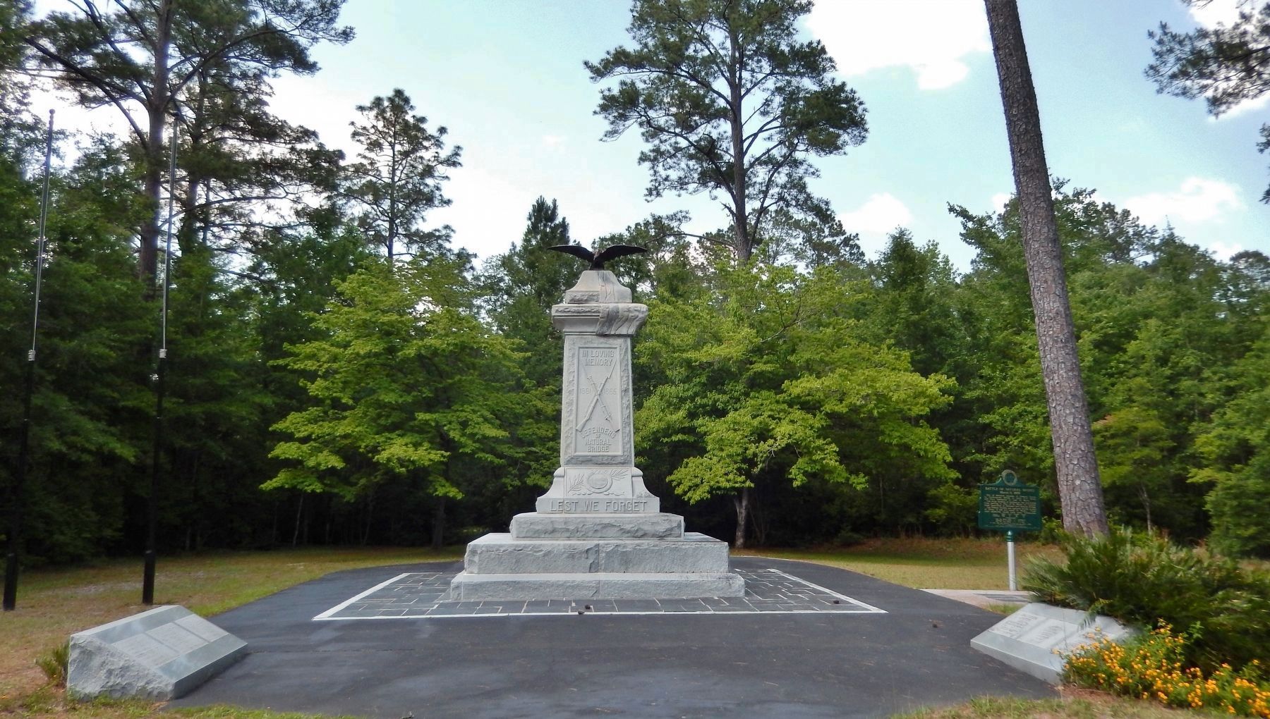 Confederate Monument image. Click for full size.