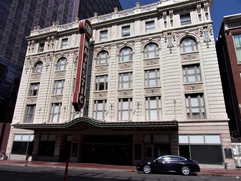 The Majestic Theater building image. Click for full size.