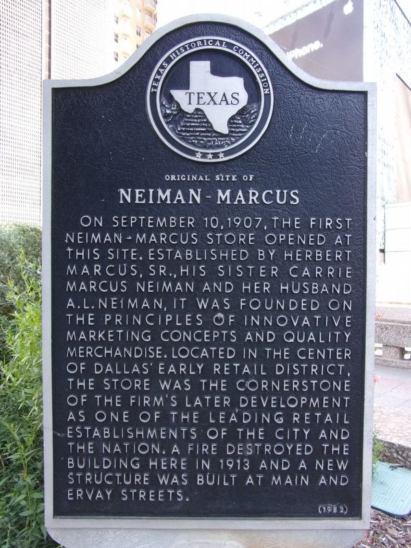 Original Site of Neiman-Marcus Marker image. Click for full size.