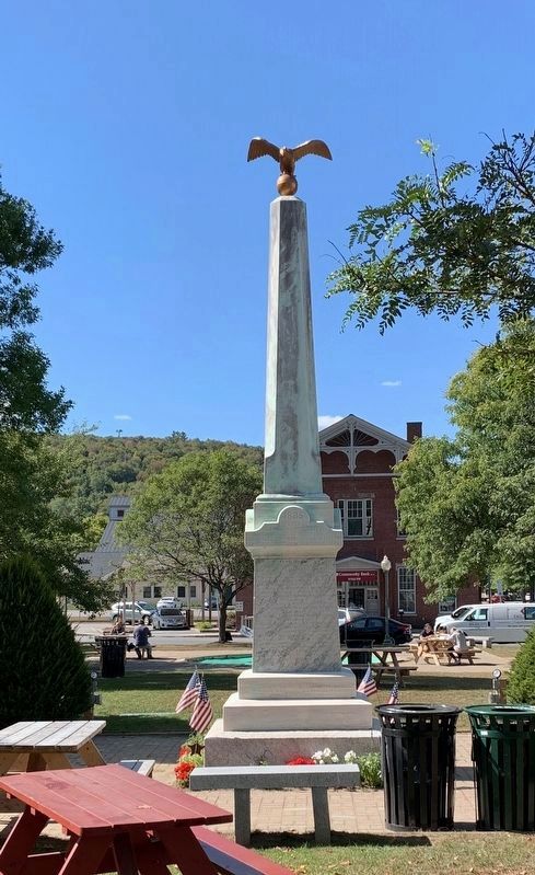 Northfield Civil War Memorial image. Click for full size.
