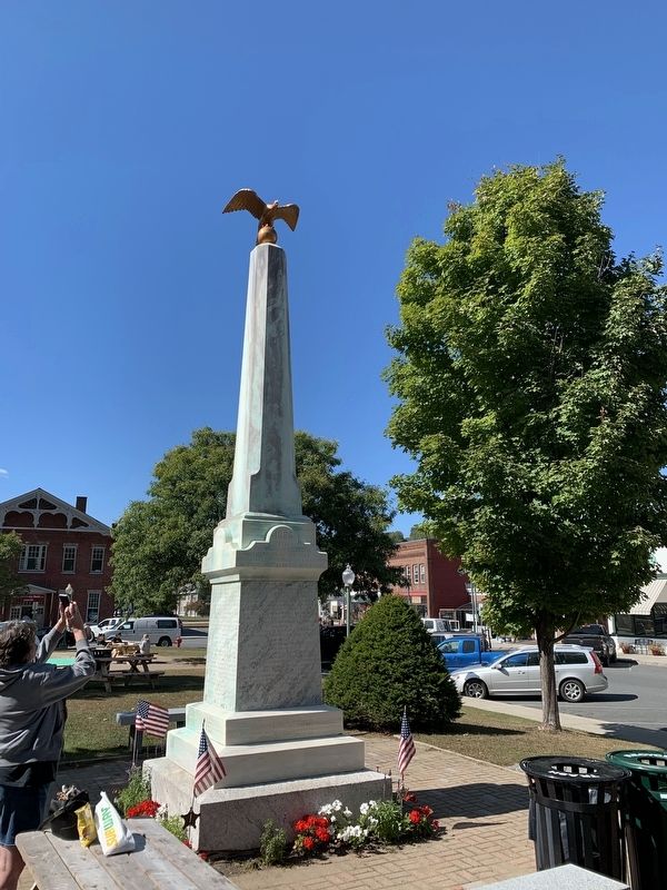 Northfield Civil War Memorial image. Click for full size.