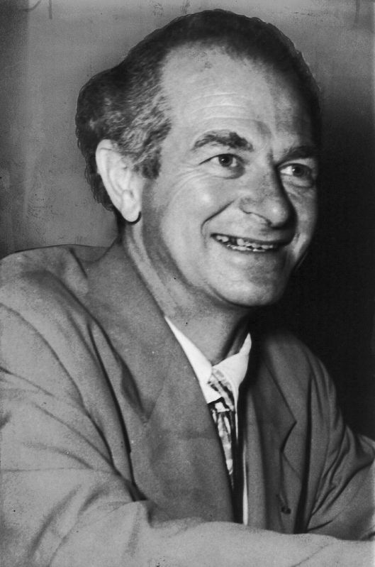<i>Linus Pauling</i> (same photo as on the marker) image. Click for full size.