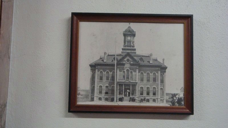 The Old Hughes County Court House image. Click for full size.