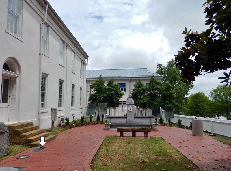 Old State House Memorial Courtyard (<i>east side of building</i>). Click for full size. Old State House Memorial Courtyard (<i>east side of building</i>) image. Click for full size.
