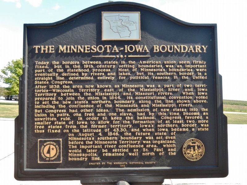 The Minnesota-Iowa Boundary (<i>marker west side</i>) image. Click for full size.