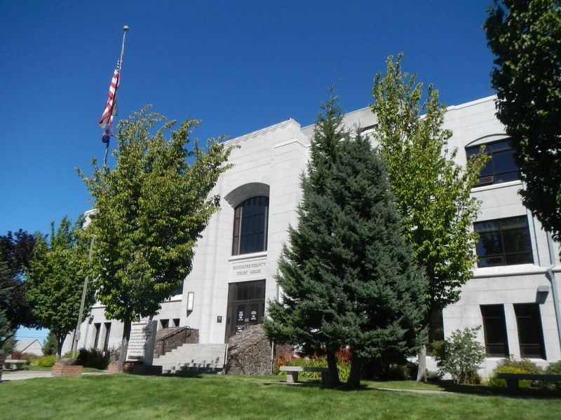 Deschutes County Courthouse Marker. Click for full size. Deschutes County Courthouse Marker image. Click for full size.