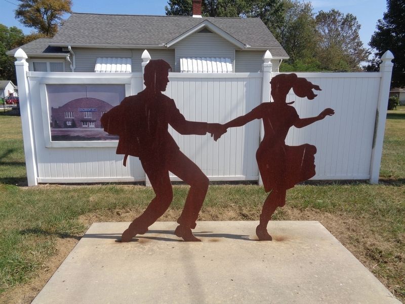 Interpretive statue. Click for full size. Interpretive statue image. Click for full size.