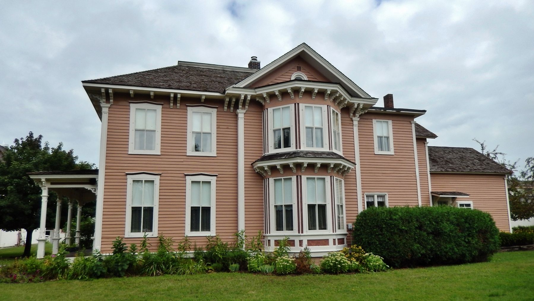 Bell-Tierney Farmhouse (<i>south elevation</i>) image. Click for full size.