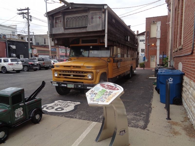 Historic Route 66 Illinois Marker image. Click for full size.