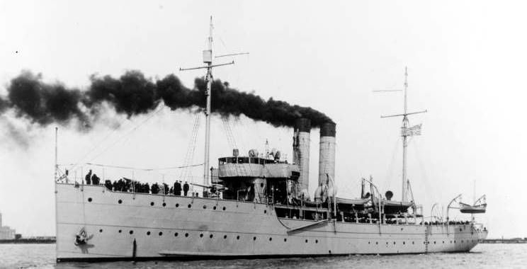 SS Eastland as gunboat USS Wilmette (IX-29), off Chicago IL, 1920s. image. Click for full size.