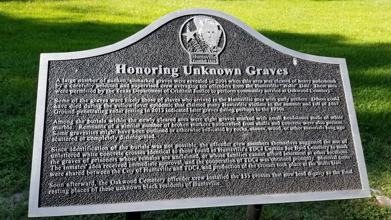 Honoring Unknown Graves Marker image. Click for full size.