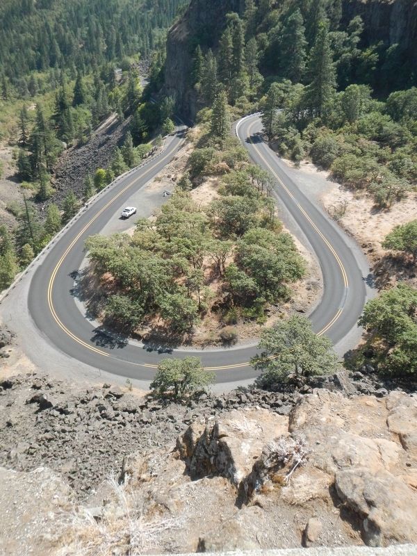 Rowena Loop on Historic Columbia River Highway image. Click for full size.