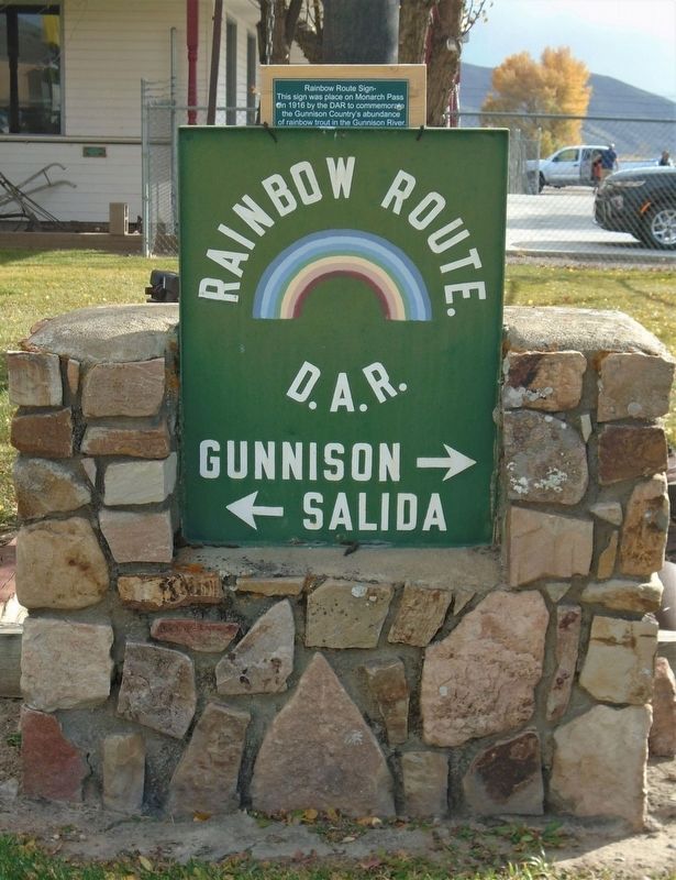 Rainbow Route Sign and Marker image. Click for full size.