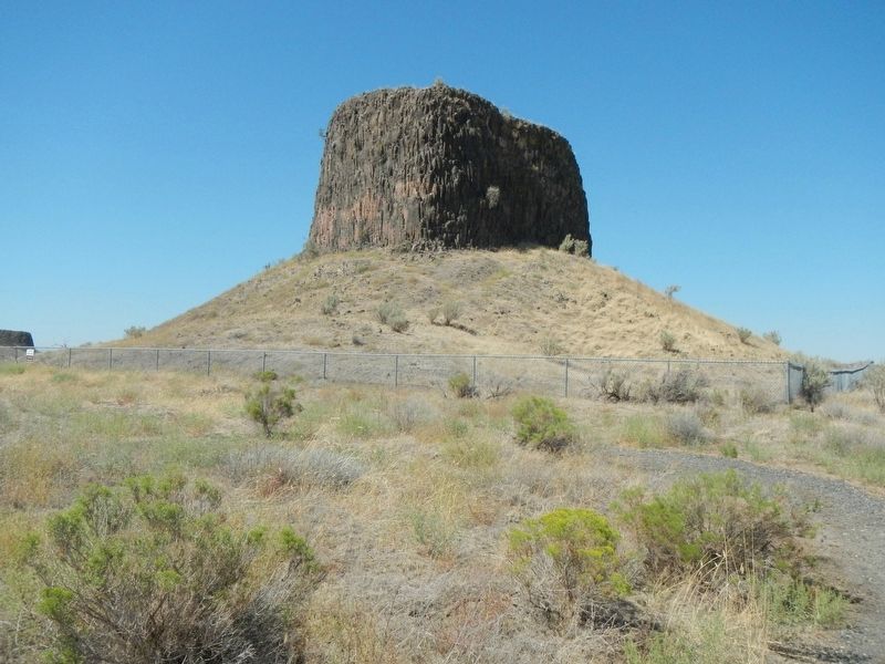 Hat Rock image. Click for full size.