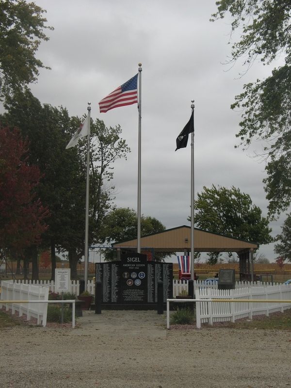 Sigel War Memorial plaza image. Click for full size.