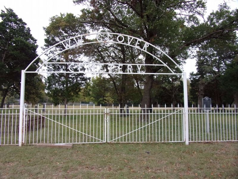 W. W. Glover Cemetery entrance image. Click for full size.