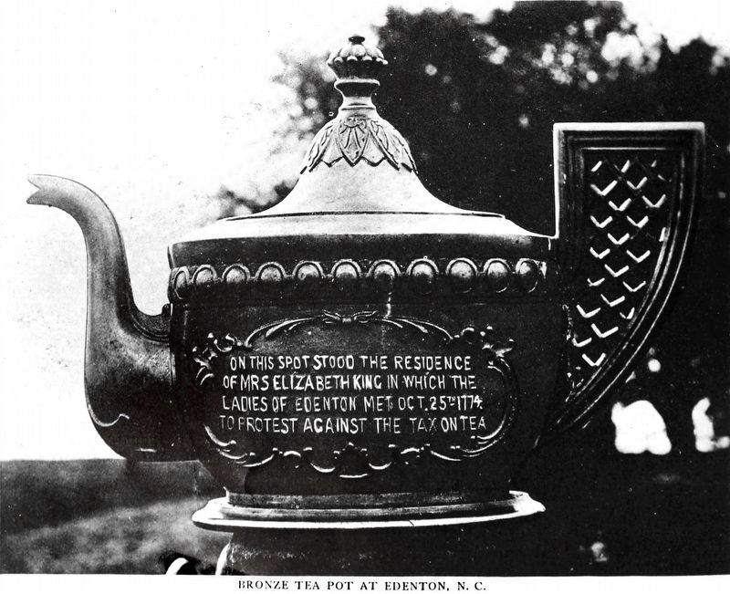 Bronze Tea Pot at Edenton N. C. image. Click for full size.