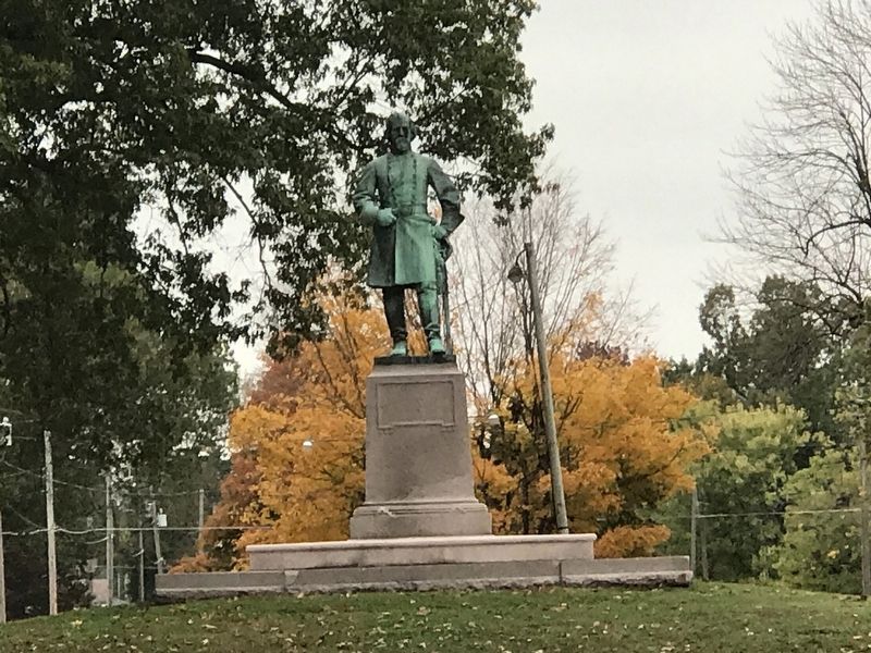 Statue of Gen. Lloyd Tilghman image. Click for full size.