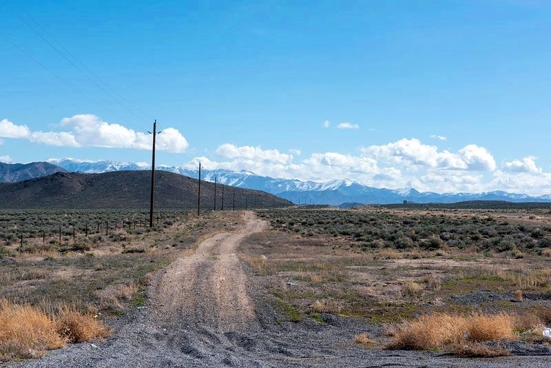 The Road to the Wonder Mine. Click for full size. The Road to the Wonder Mine image. Click for full size.