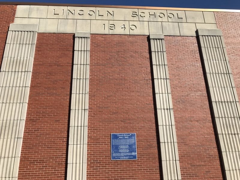 Lincoln School Marker image. Click for full size.