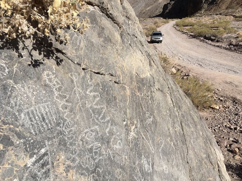 Petroglyphs image. Click for full size.