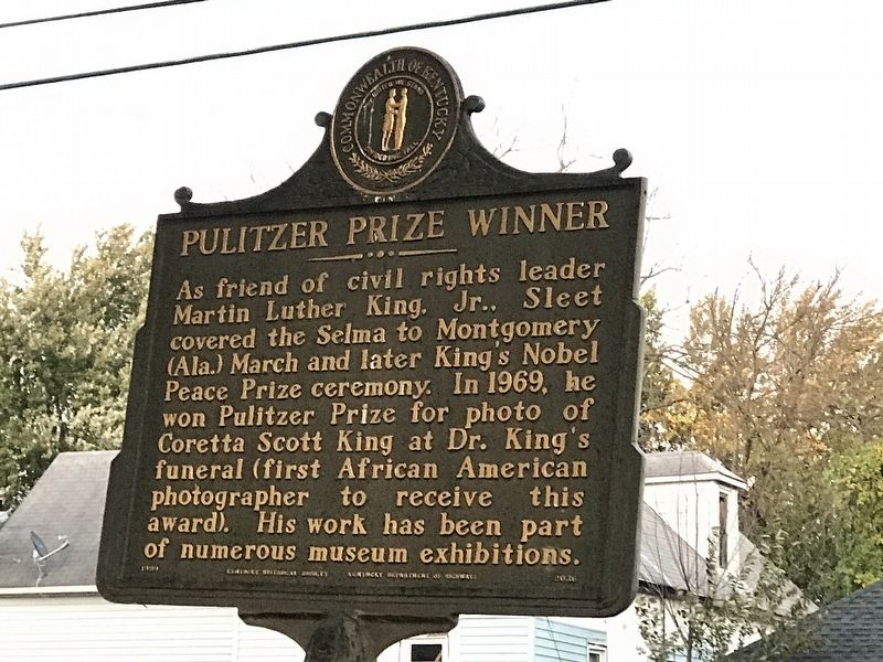 Pulitzer Prize Winner Marker image. Click for full size.