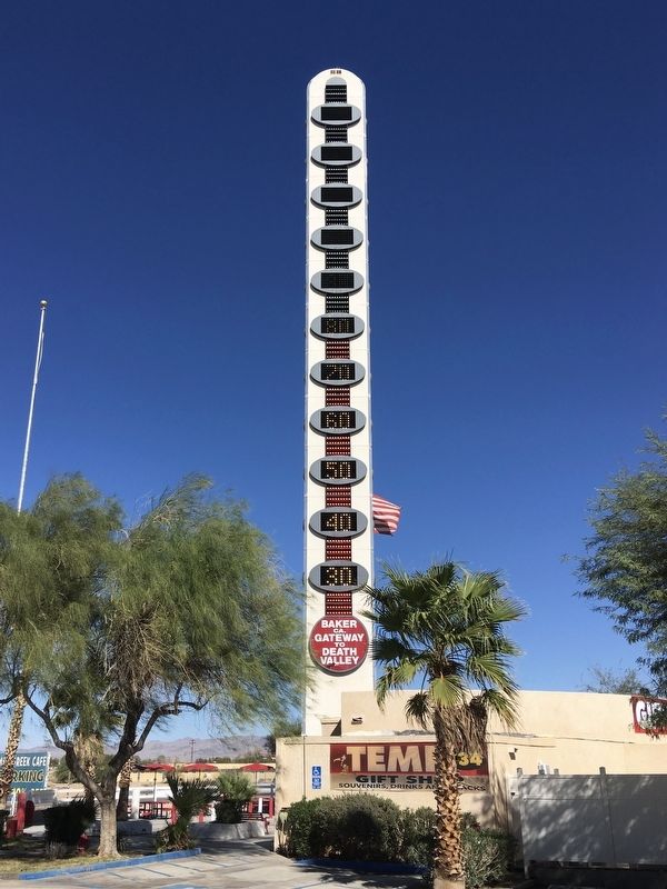 Worlds Tallest Thermometer image. Click for full size.