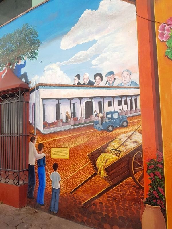 A portion of the mural showing the Mercado family, mentioned in the marker text image. Click for full size.