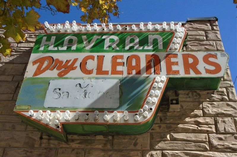 Former Havran Dry Cleaners Sign image. Click for full size.