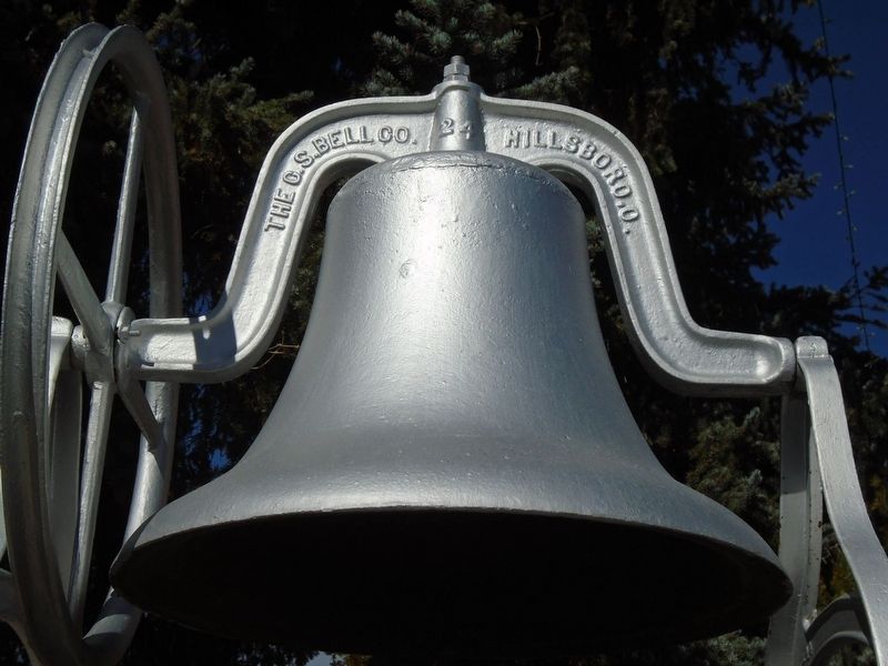 War Memorial Bell image. Click for full size.
