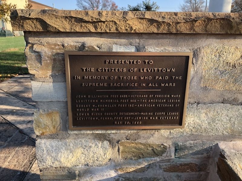 Levittown Veterans Memorial image. Click for full size.