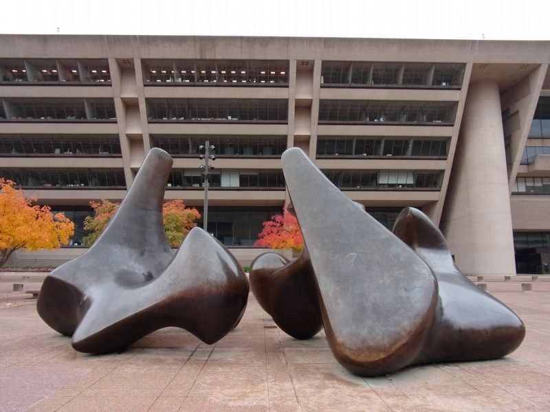 The Dallas Piece sculpture by Henry Moore image. Click for full size.