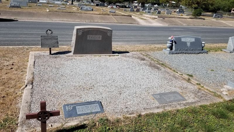 Grave of William Walter Taylor with Marker and Texas Ranger Cross image. Click for full size.