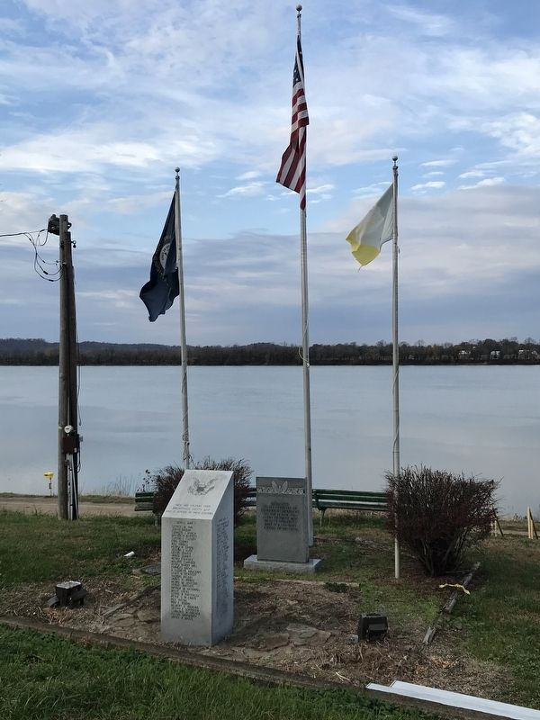 Cloverport Veterans Monument image. Click for full size.