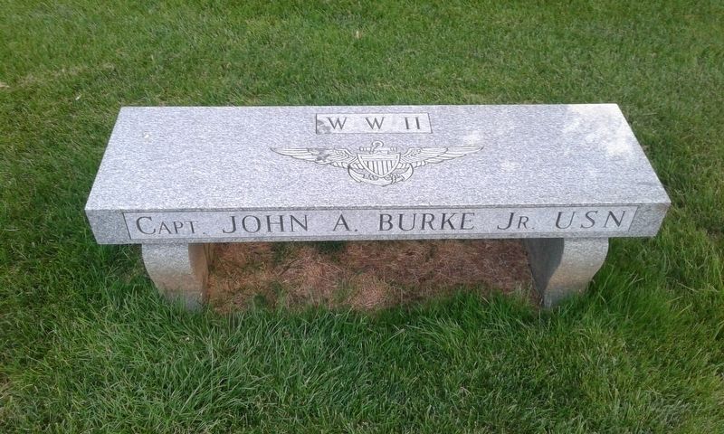 Veterans' Memorial Green Bench image. Click for full size.