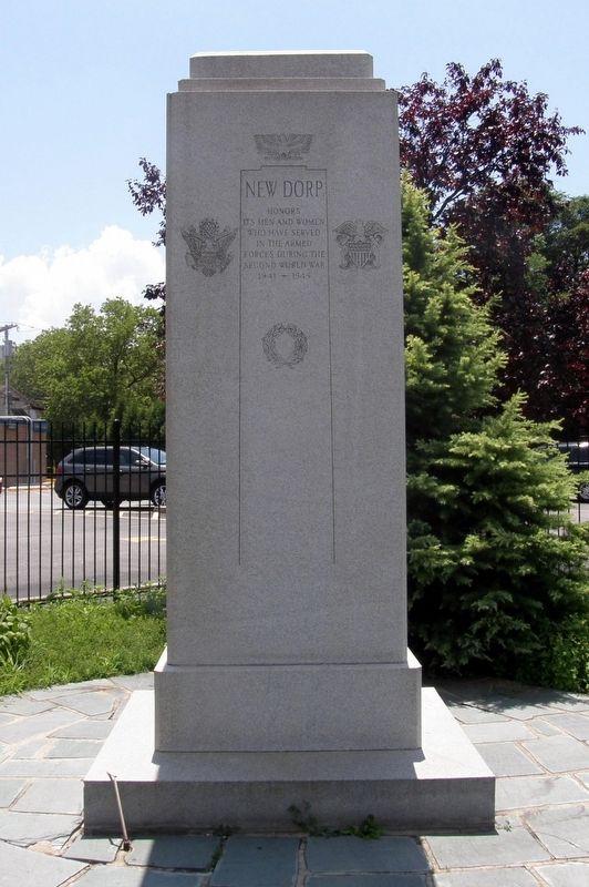 New Dorp WWII Memorial image. Click for full size.