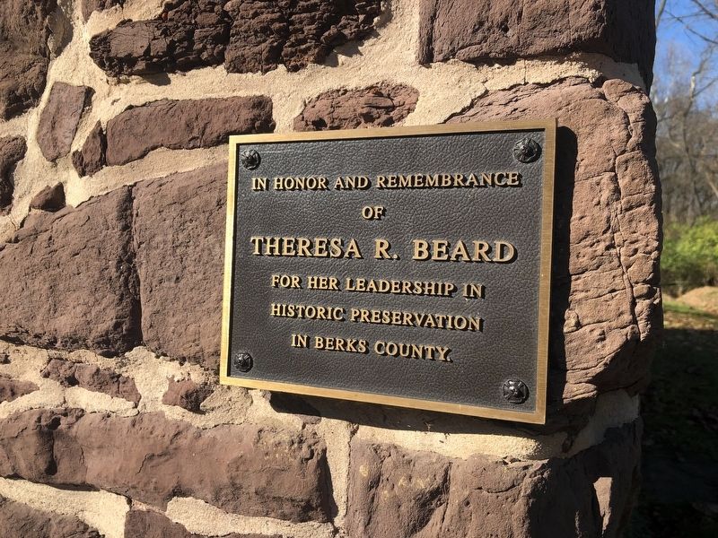 Yet another dedication plaque on the house image. Click for full size.