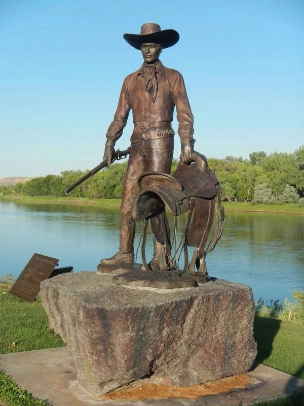"George Montgomery: Rider of the Purple Sage" and Marker, just visible behind the statue. image. Click for full size.