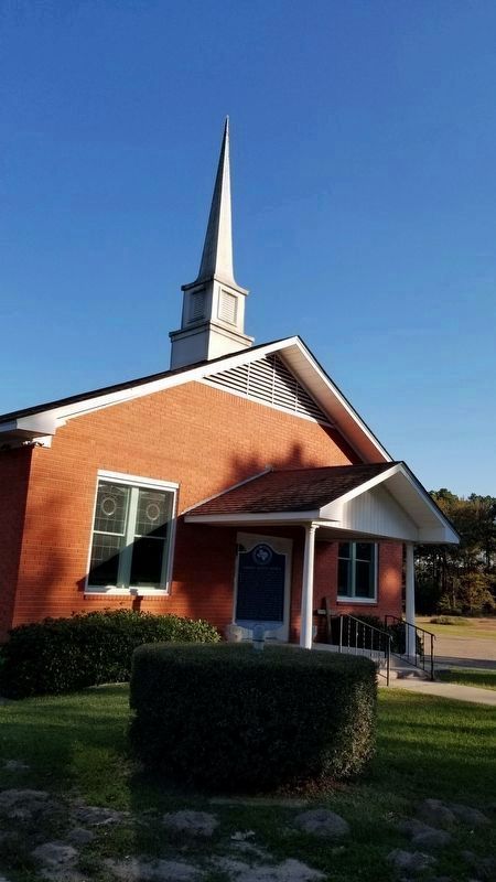 DeBerry Baptist Church and Marker image. Click for full size.