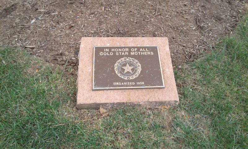 Gold Star Mothers Memorial image. Click for full size.