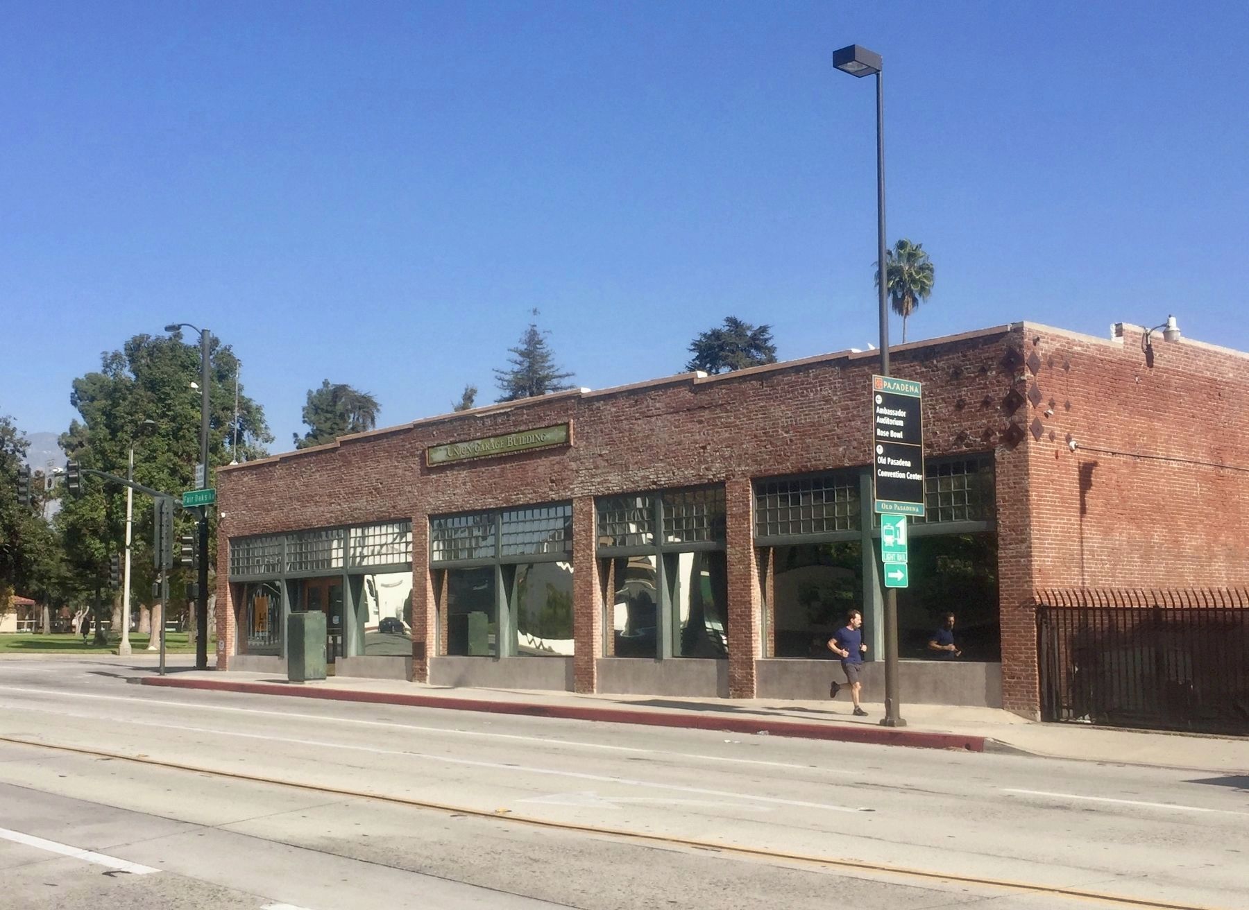 The Union Garage Company Building and Marker image. Click for full size.