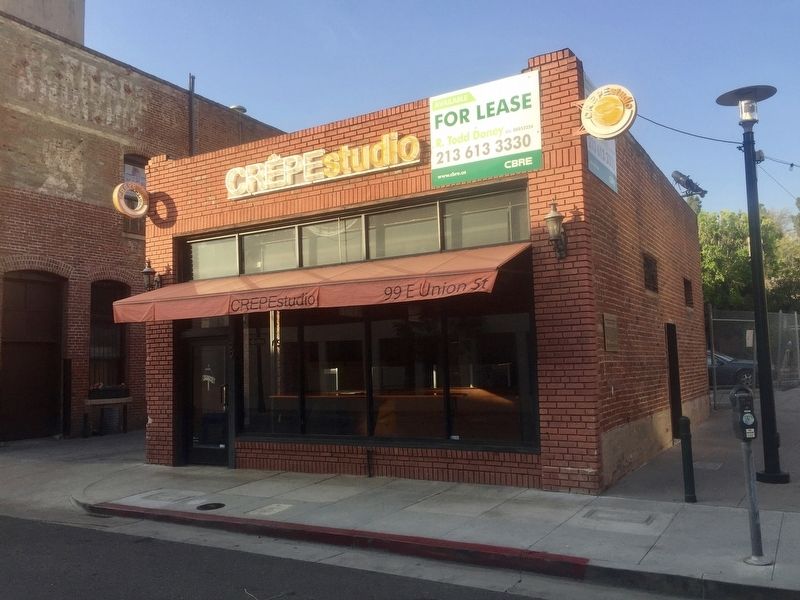 Former Kendall Automotive Company Office Building and Marker image. Click for full size.