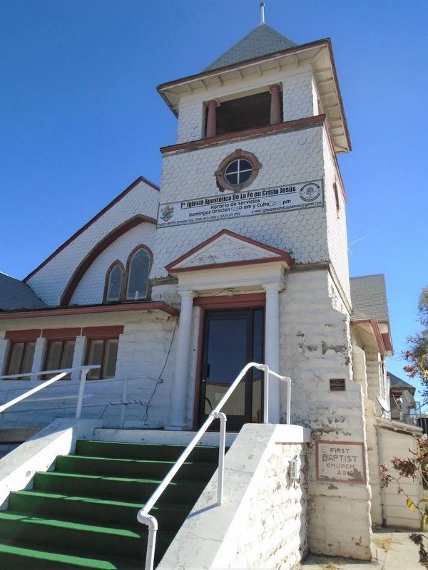 First Baptist Church and Marker image. Click for full size.