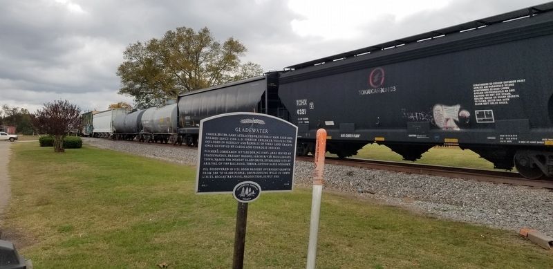 Gladewater Marker with Railroad in the background. image. Click for full size.