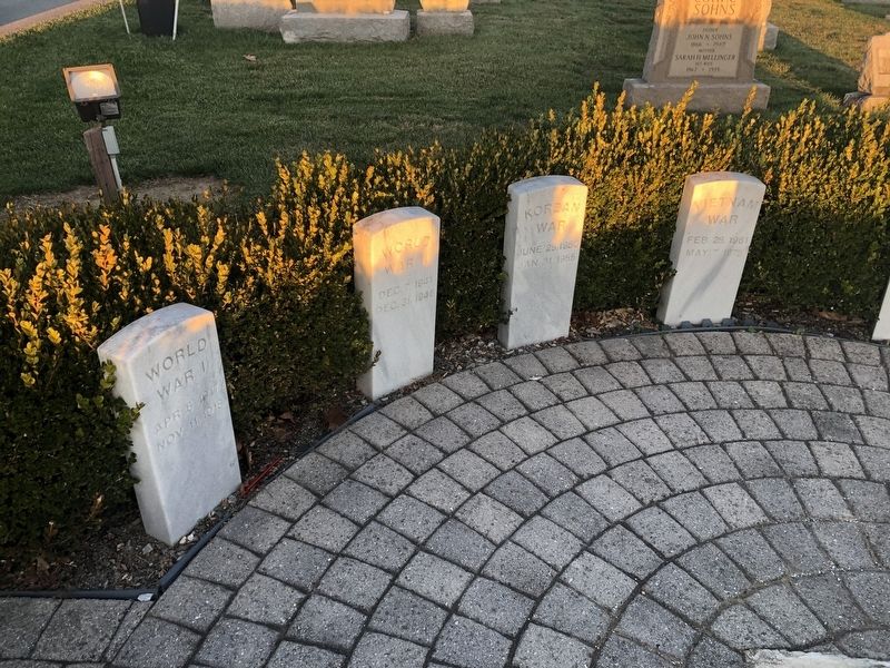 Veterans Memorial image. Click for full size.