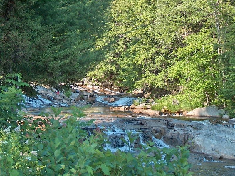 Jackson Falls (<i>just north of bridge</i>)</center> image. Click for full size.