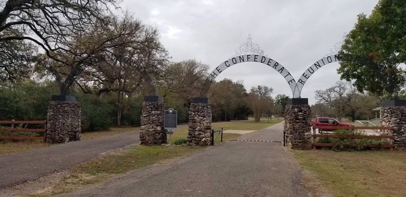 The entrance to the Joseph E. Johnston Reunion Grounds and the marker. image. Click for full size.