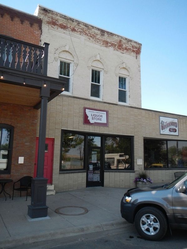Cummings Building and Marker. Click for full size. Cummings Building and Marker image. Click for full size.