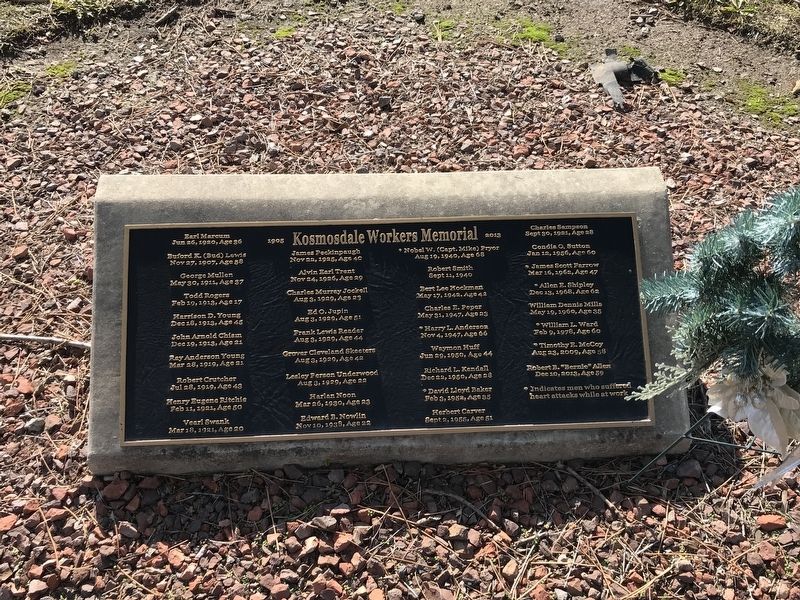 Kosmosdale Workers Memorial. Click for full size. Kosmosdale Workers Memorial image. Click for full size.